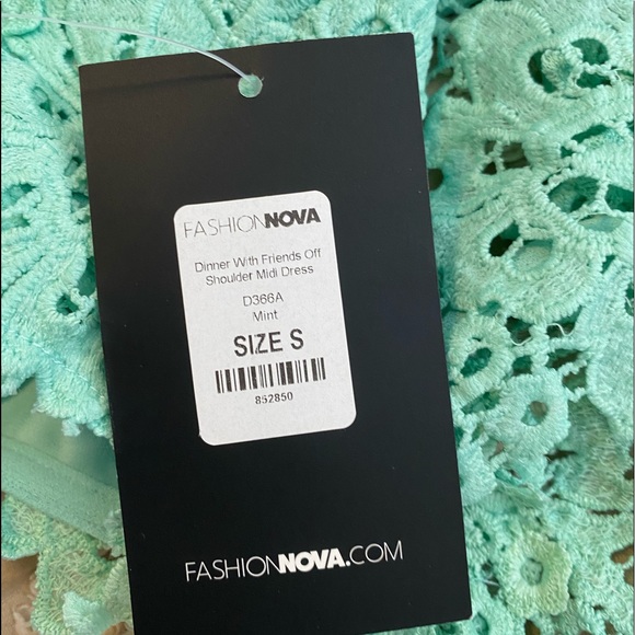 Dress - Picture 4 of 4